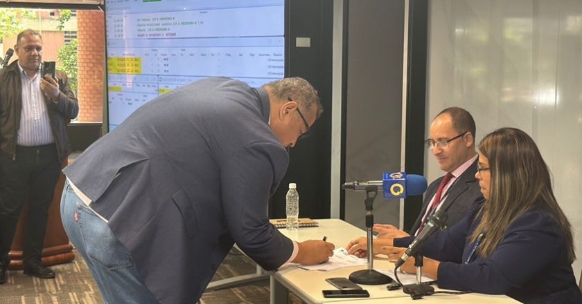 Movilnet y Cantv se adjudican bloques de frecuencia: Un salto cuántico para las comunicaciones en Venezuela